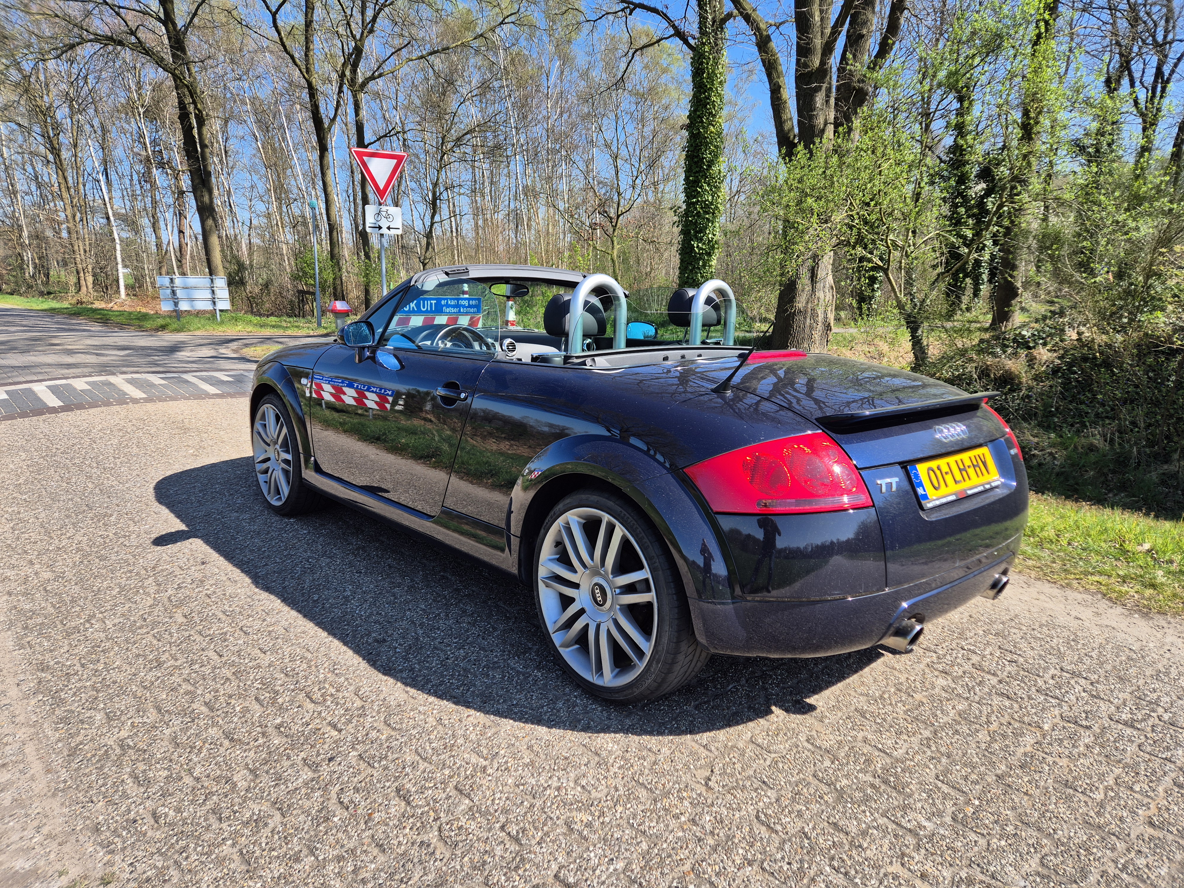 18roadster.jpg