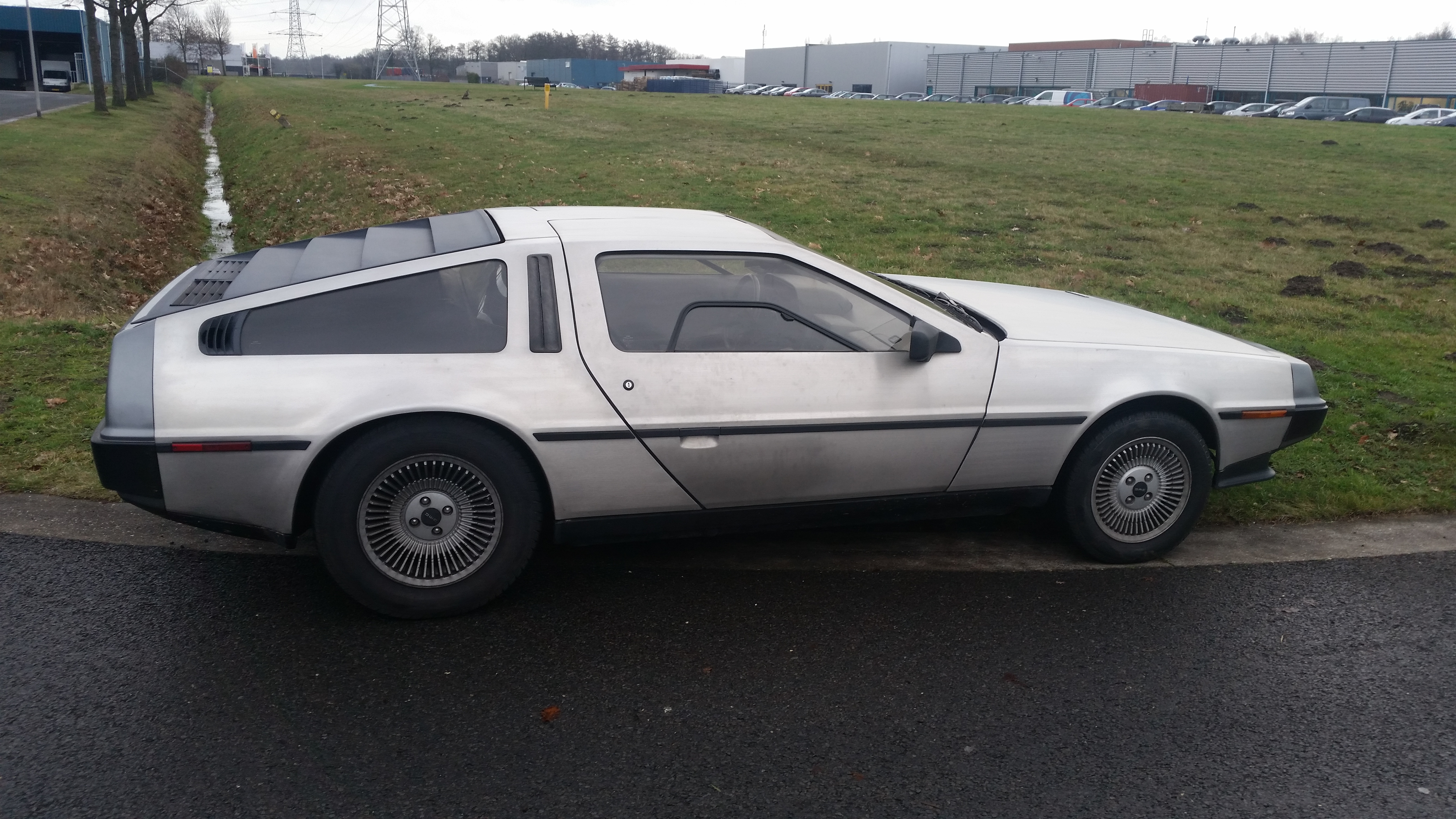 Delorean1.jpg
