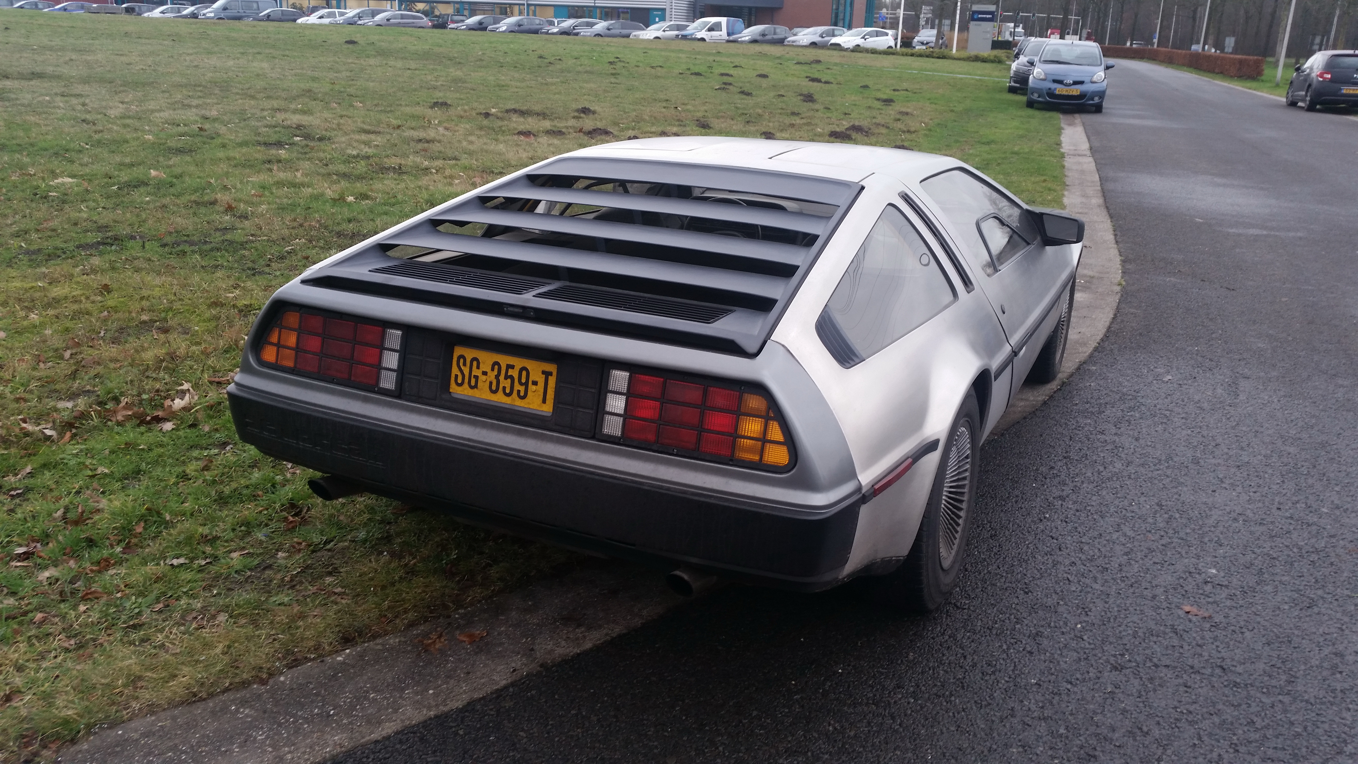 Delorean2.jpg